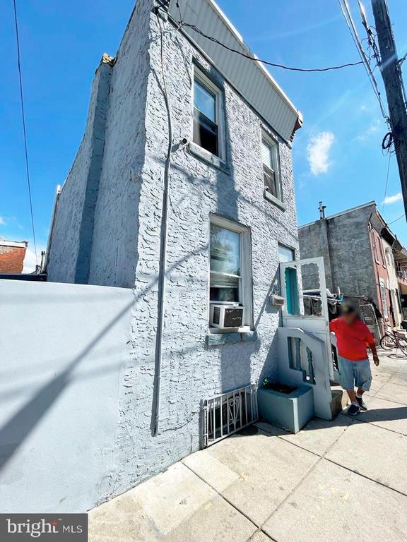 2431-35 N Leithgow St, Philadelphia