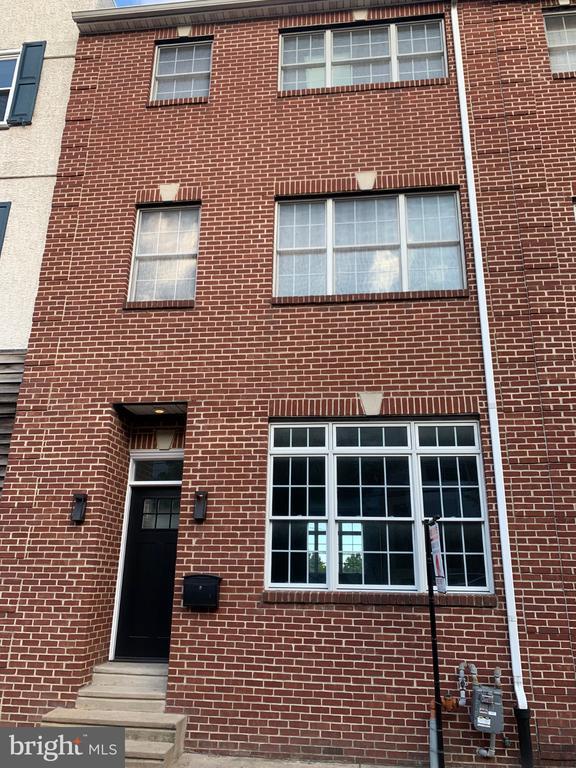 417 N Front St, Philadelphia