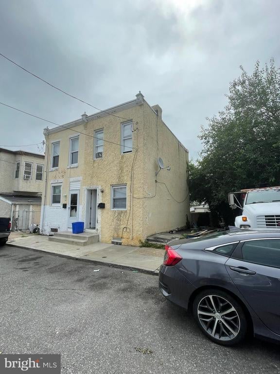 4563 Hawthorne St, Philadelphia