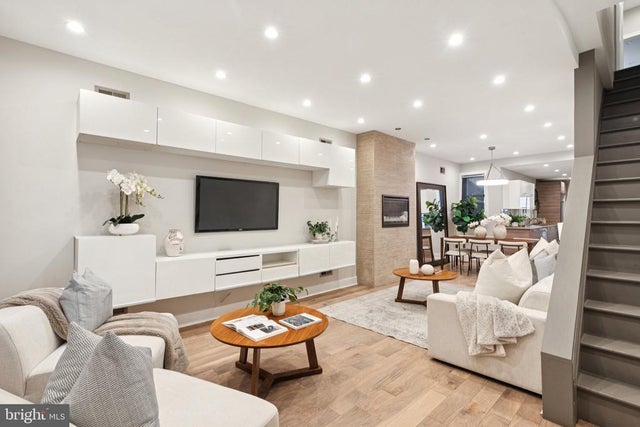 1534 N Natrona St, Philadelphia