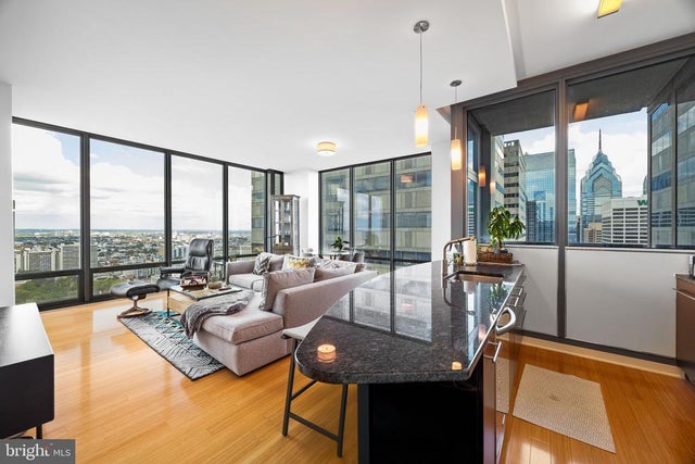 2101 Market St #4206, Philadelphia