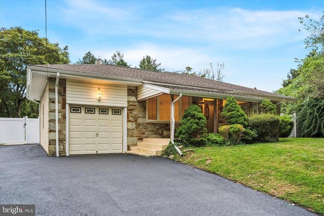 13441 Trevose Rd, Philadelphia