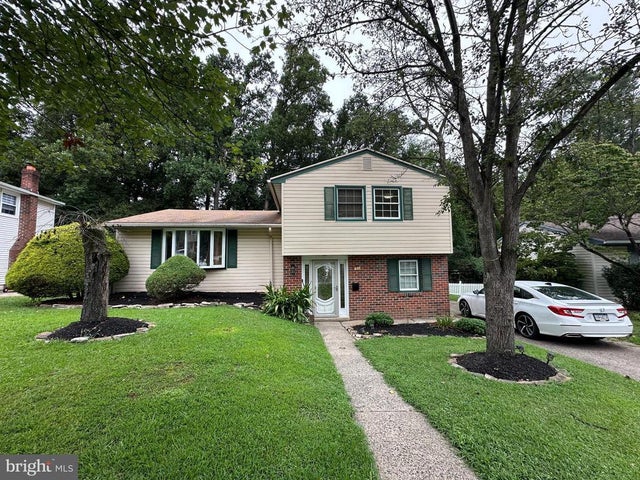 637 Charette Rd, Philadelphia