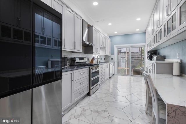 3046 Almond St, Philadelphia