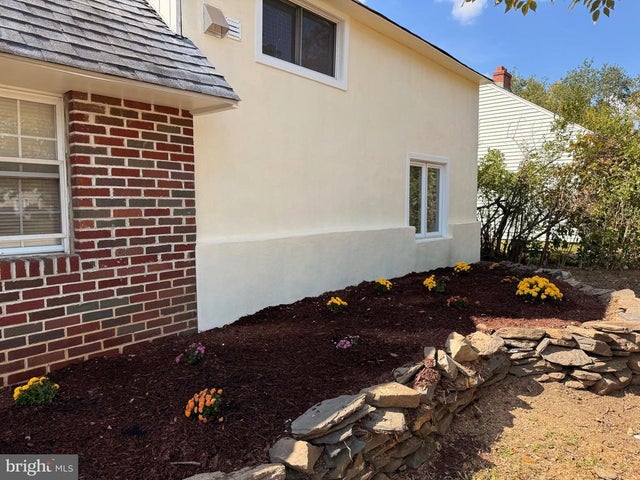 9328 Academy Rd, Philadelphia