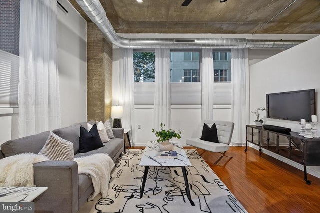 113 N Bread St #3d1, Philadelphia