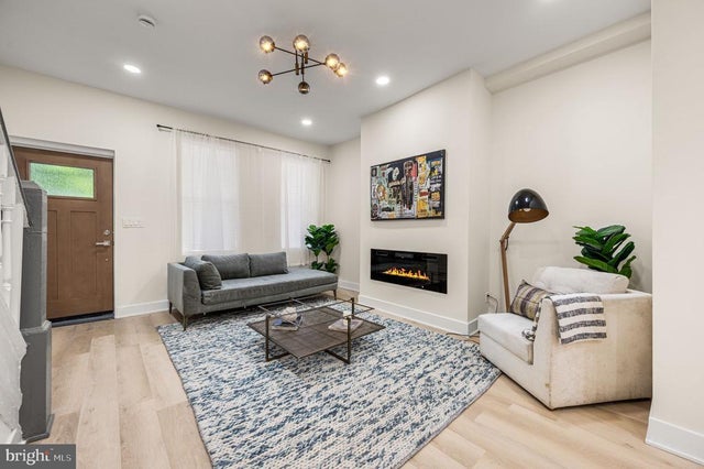 49 W Sharpnack St, Philadelphia