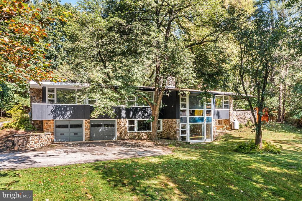 4029-33 Apalogen Rd, PHILADELPHIA