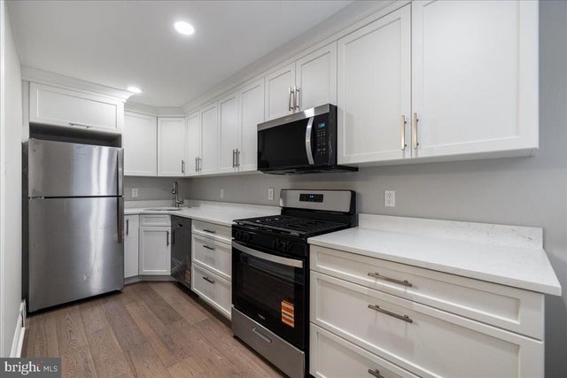 7641 Brentwood Rd, Philadelphia