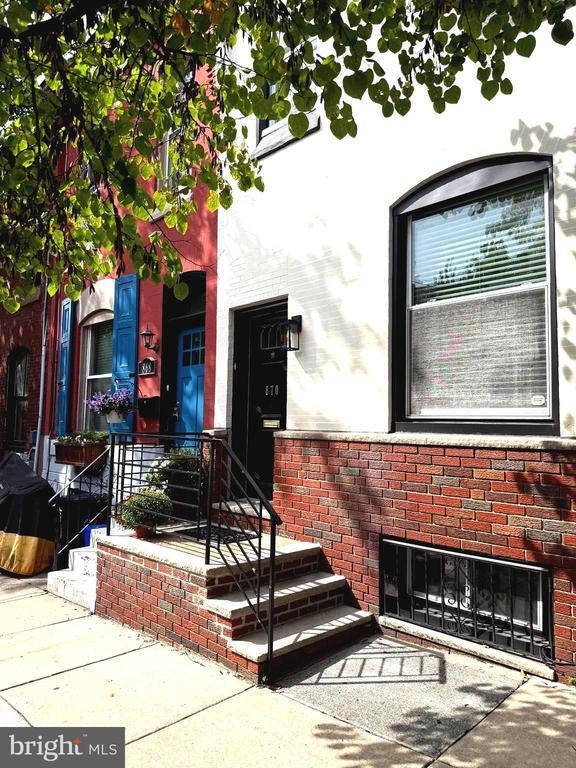 870 N 30th St, Philadelphia