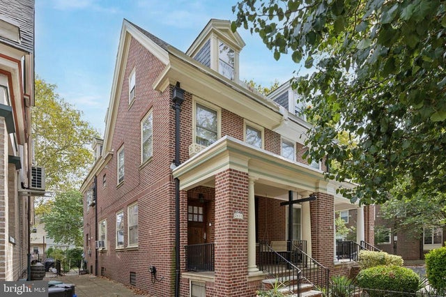 2433 S 21st St, Philadelphia