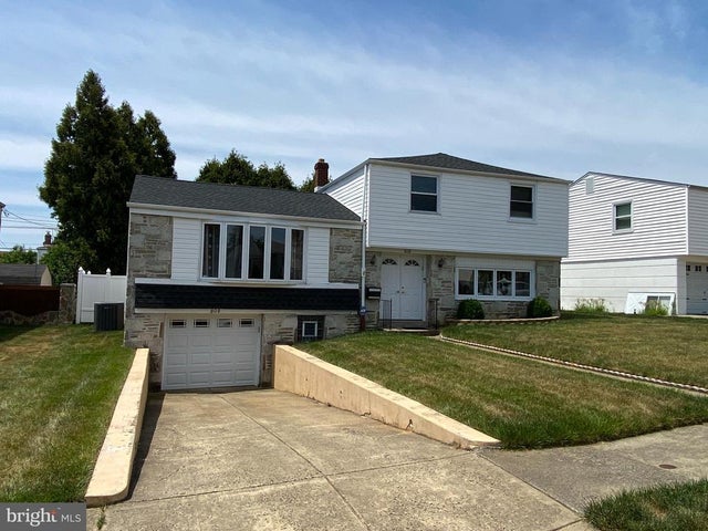 808 Densmore Rd, Philadelphia