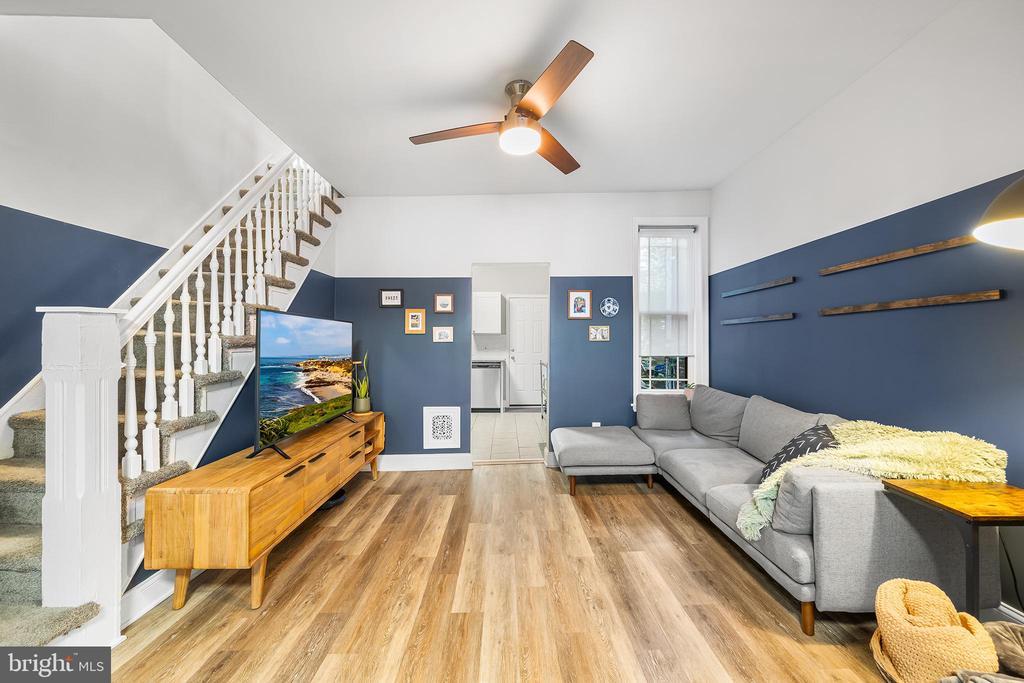 1542 N Hollywood St, PHILADELPHIA