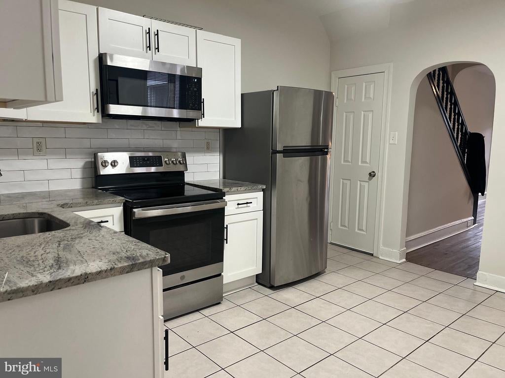 725 W Luzerne St, PHILADELPHIA