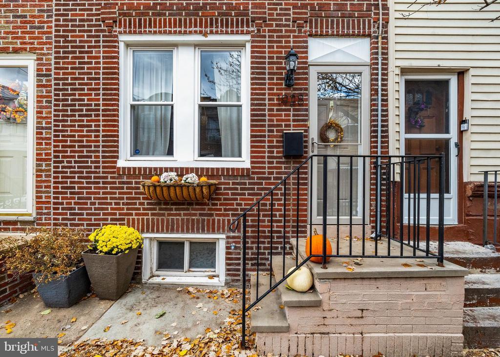 1928 S Iseminger St, PHILADELPHIA