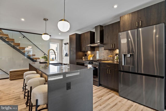 2715 W Flora St, Philadelphia