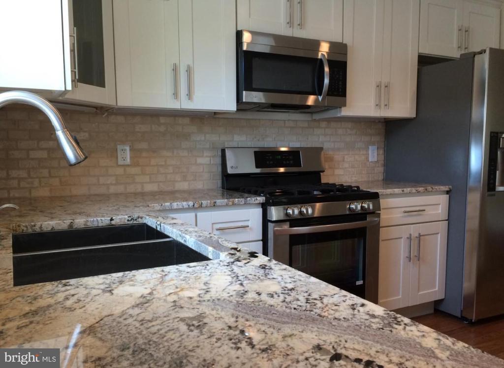 7224 Hill Rd, PHILADELPHIA