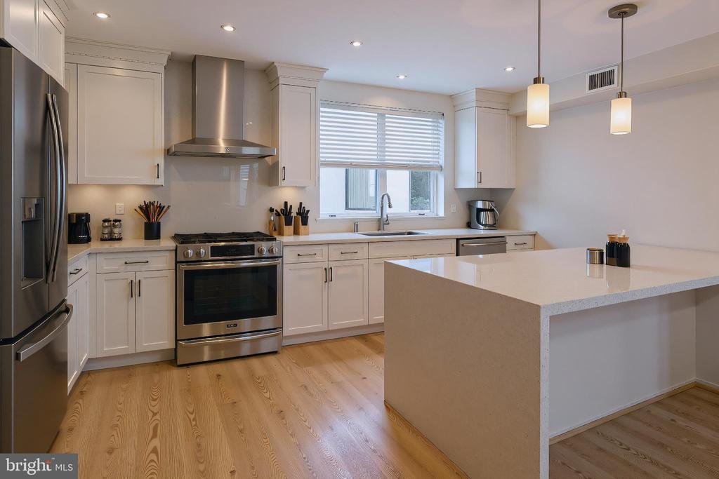 1344 S Woodstock St, PHILADELPHIA