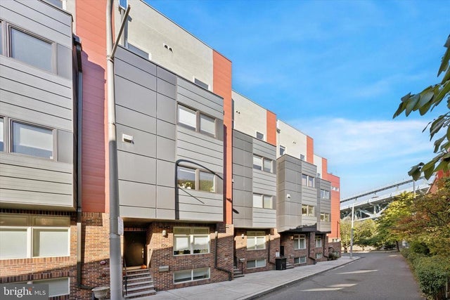 152 N Front St, Philadelphia