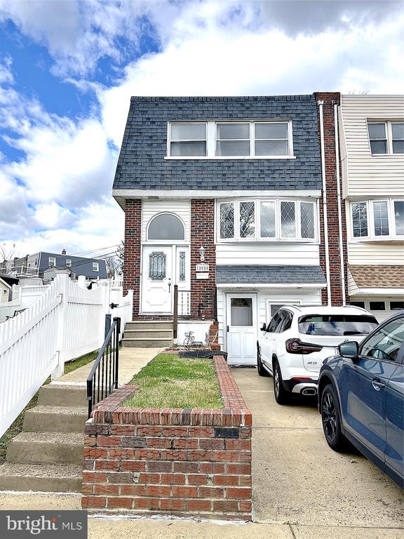 12028 Millbrook Rd, Philadelphia