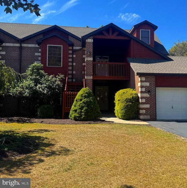 1303 Country Club Dr, Hazleton