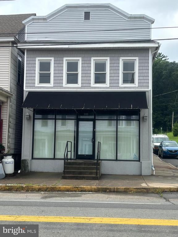 645 E Grand Ave, Tower City