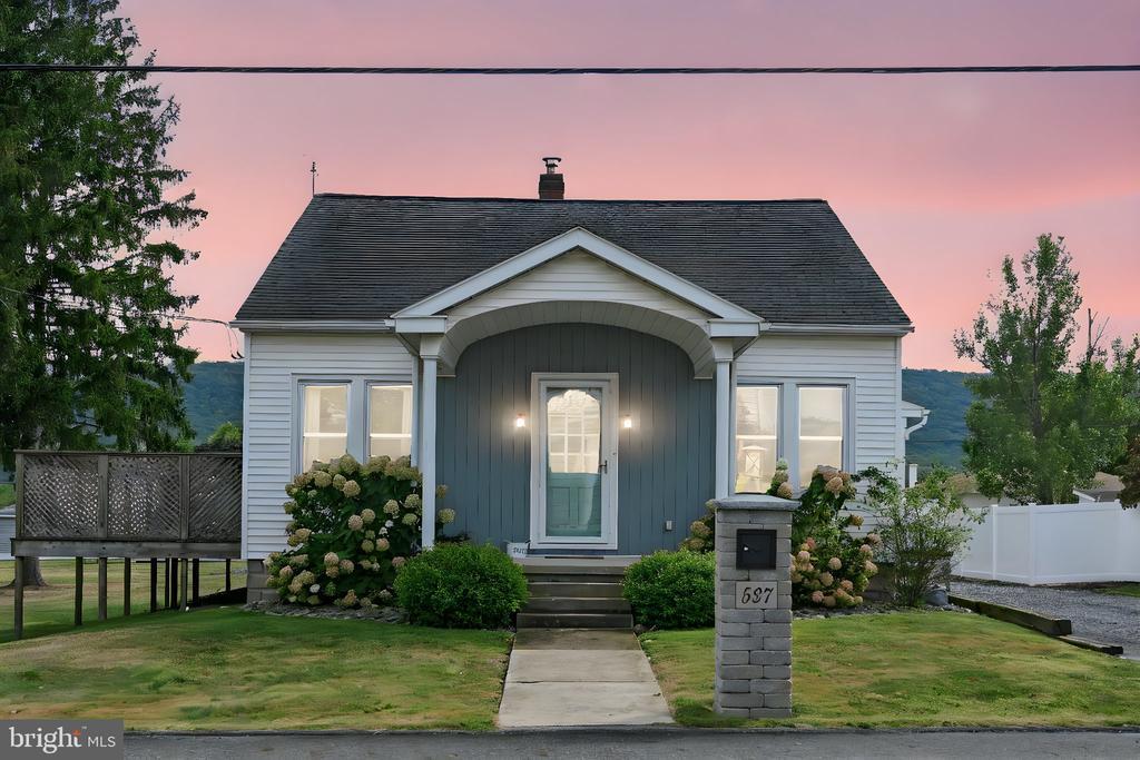 537 E Chestnut St, HEGINS