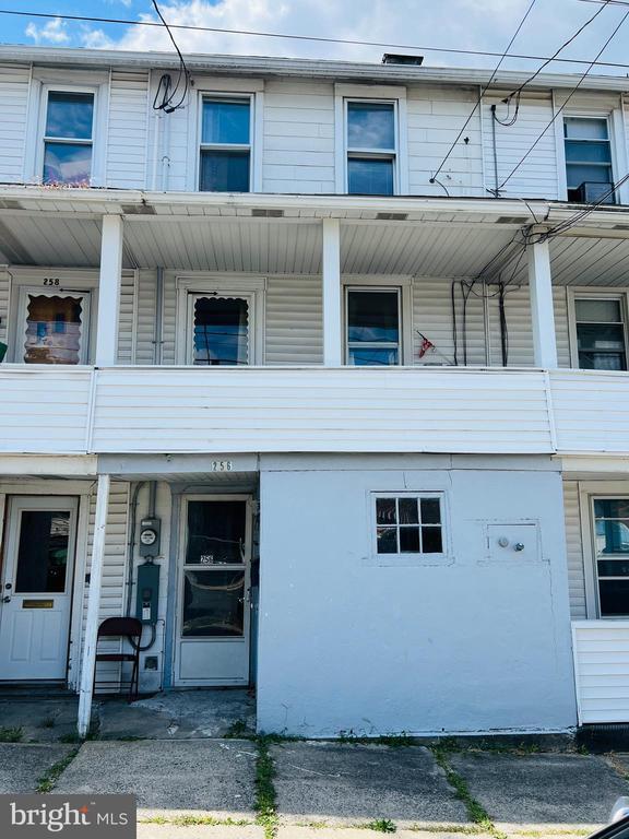 256 5th St, Coaldale