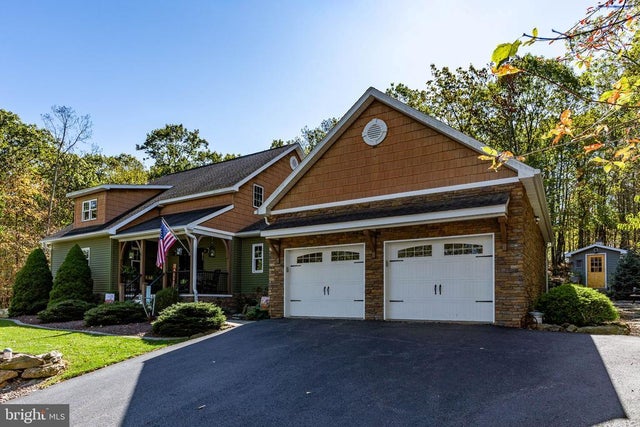 248 Country Club Dr, Hazleton