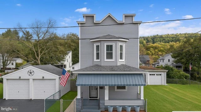 126 W High St, Coaldale