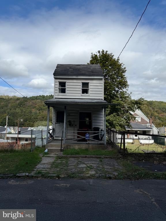 216 Lower Railroad St, Girardville