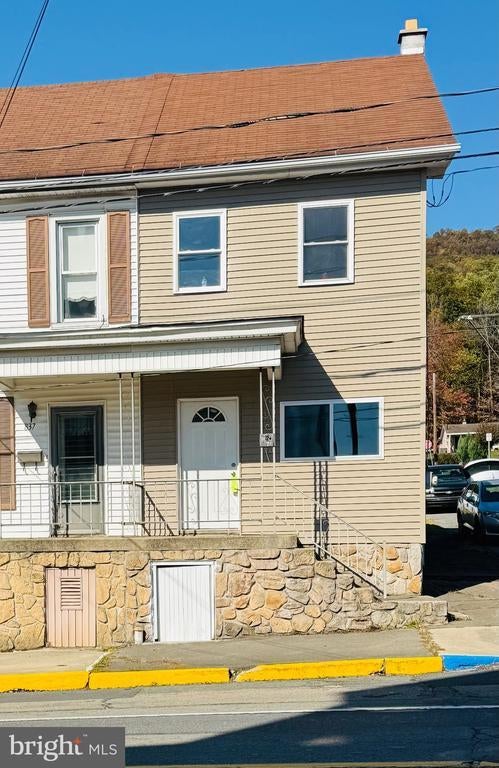 839 E Grand Ave, Tower City