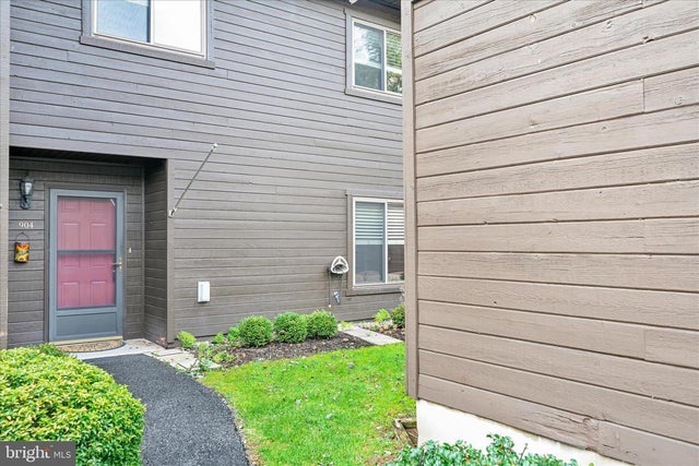 904 Village Rd, Orwigsburg