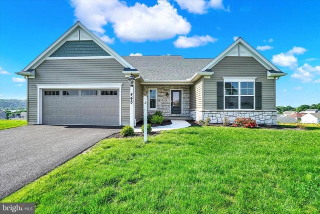 448 Springhouse Ln, York