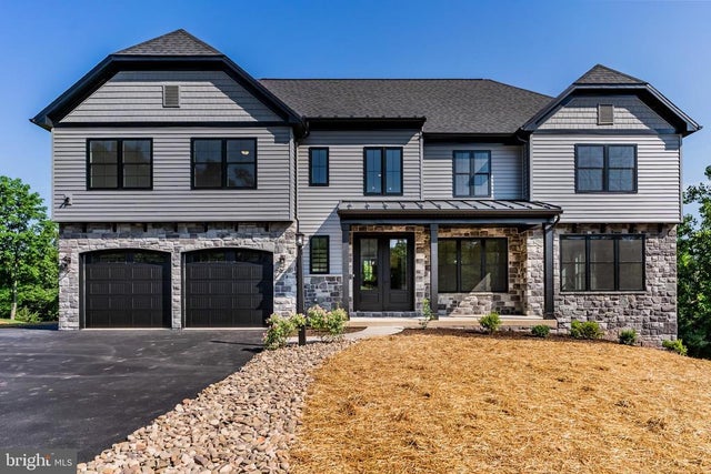 6 Jennifer Ln, Dillsburg