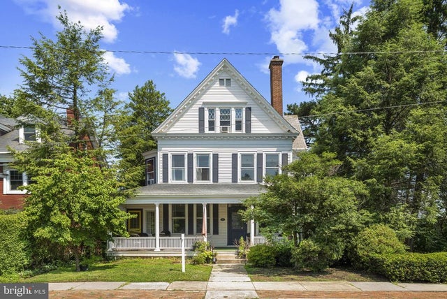 121 W Springettsbury Ave, York