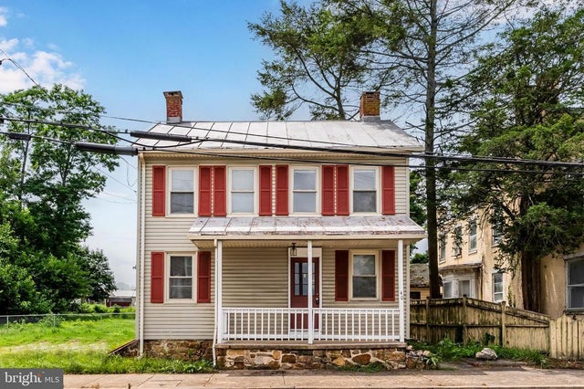 40 S Main St, York New Salem