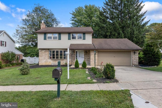 385 Folkstone Way, York