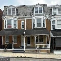 932 W College Ave, York