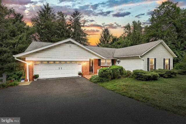 1506 Crestlyn Rd, York