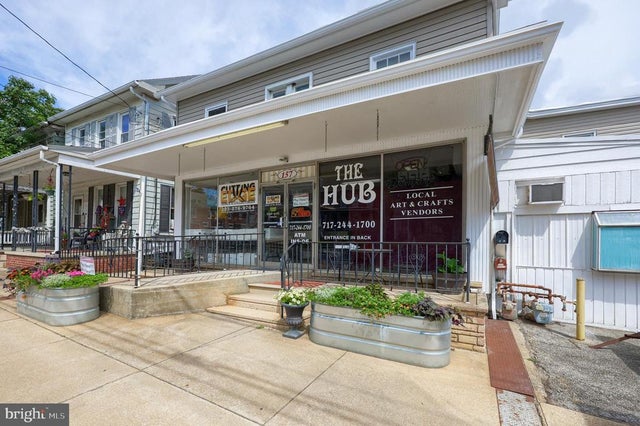 157 E Broadway, Red Lion