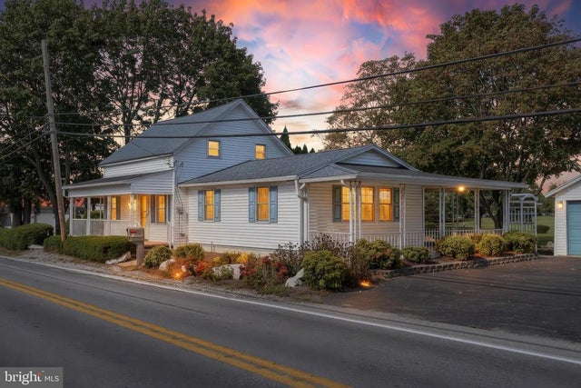 868 Greenbriar Rd, York