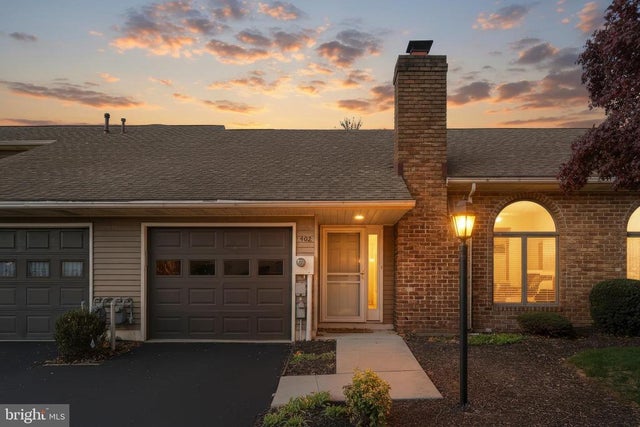 402 Deerfield Dr #402, Hanover