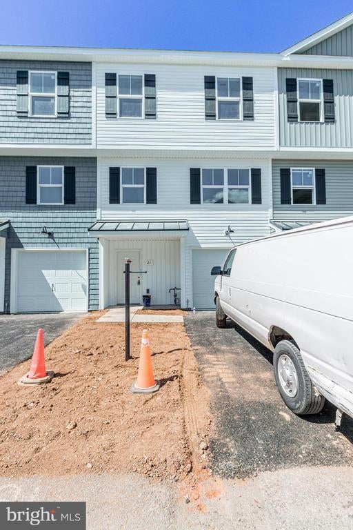 20 Landing Pl #20, York