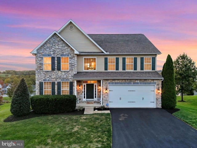 1404 Crest Way, York