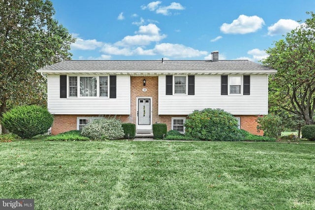 7452 Hillcrest Dr, Abbottstown