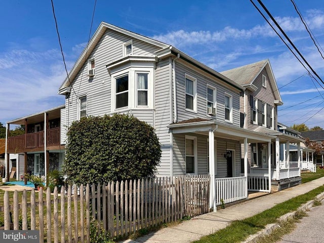 32 N York St, Etters