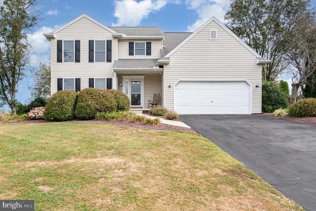 27 N Seasons Dr, Dillsburg