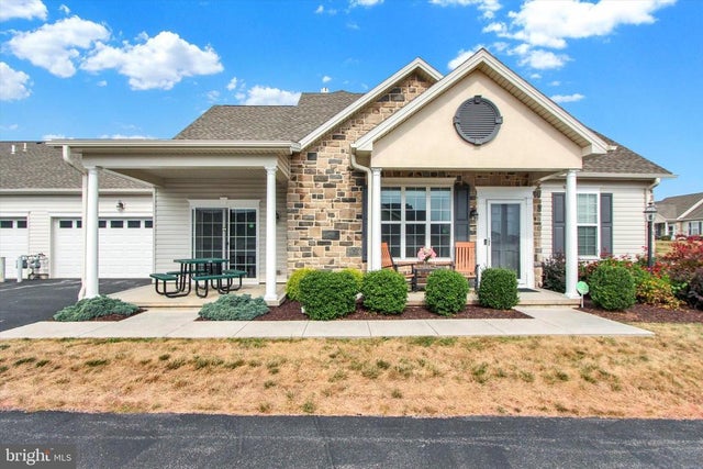 168 Dolomite Dr, York