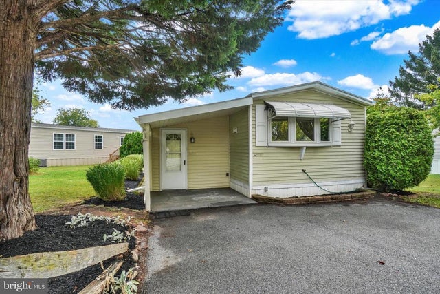 209 Holly Dr, Mount Wolf